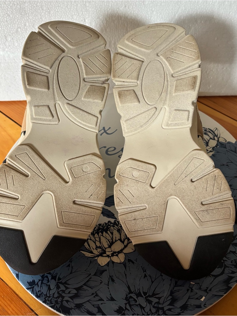 Steve Madden Clydie Chunky Possession Sneakers Size 9 - Picture 9 of 11